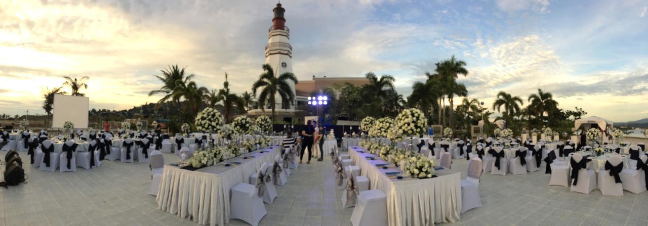 The Lighthouse Marina Resort Olongapo Eksteriør billede