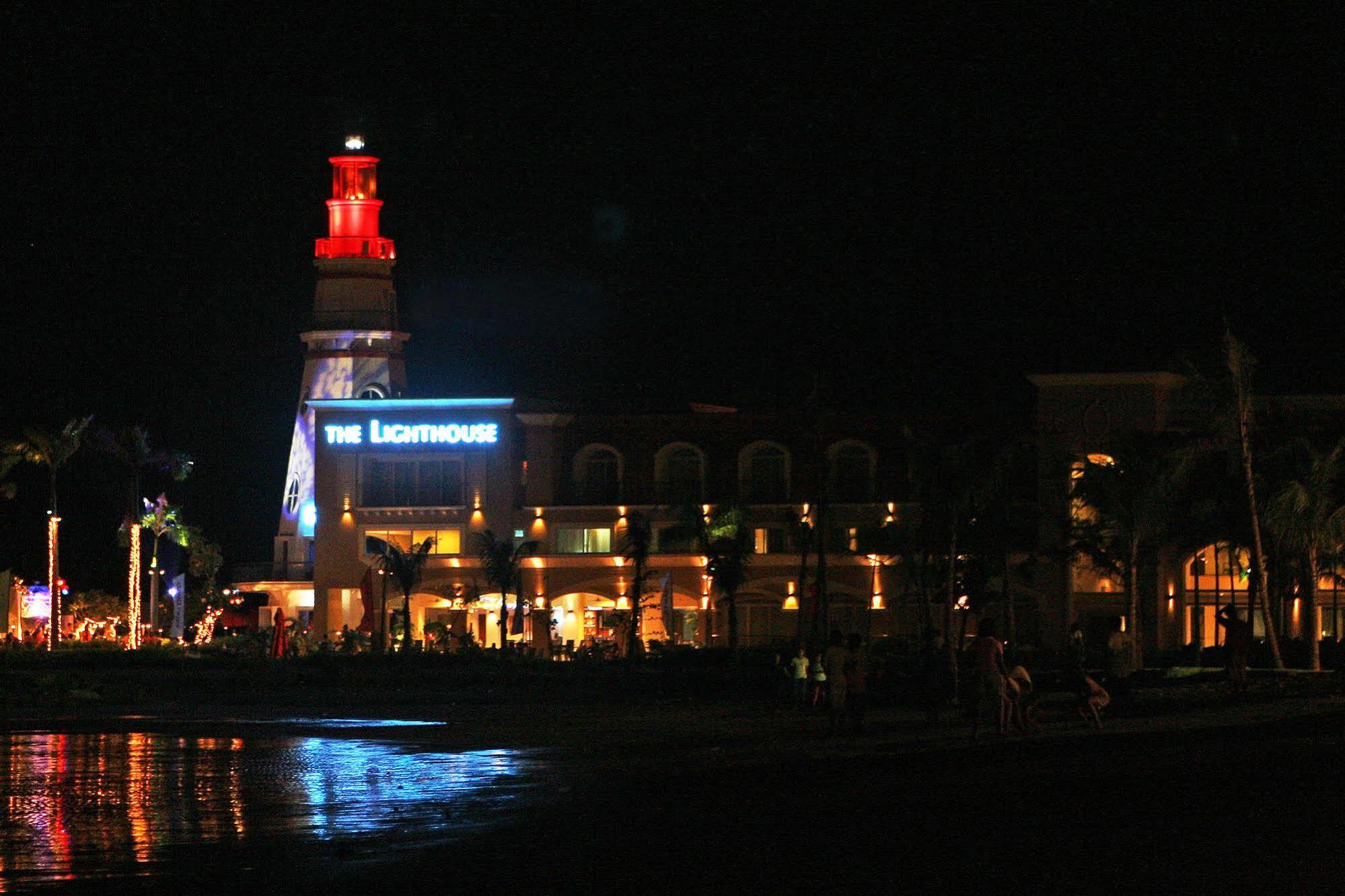 The Lighthouse Marina Resort Olongapo Eksteriør billede
