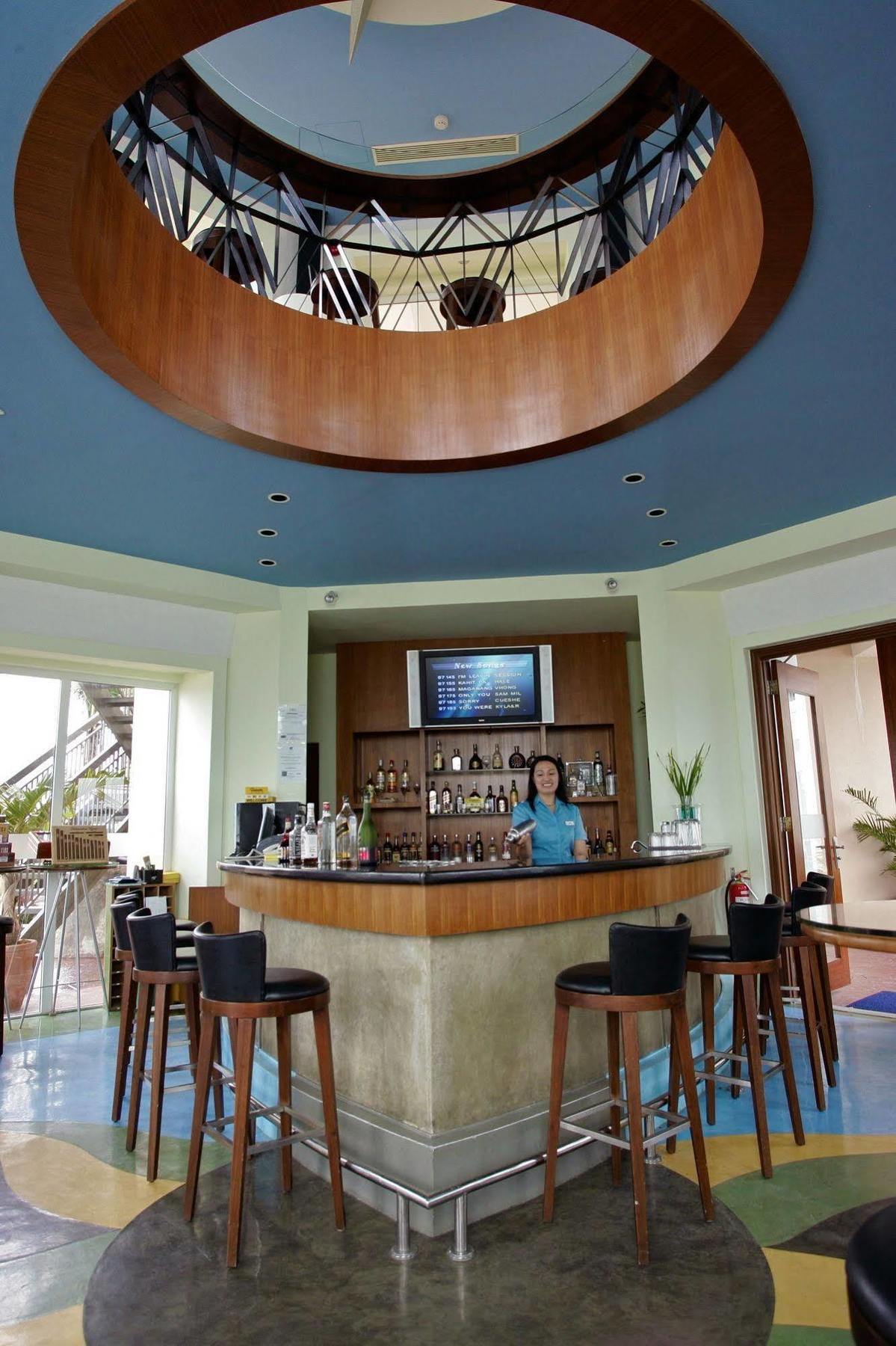 The Lighthouse Marina Resort Olongapo Eksteriør billede